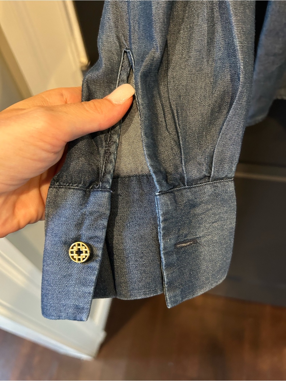 Jaclyn Smith Denim Button Down Shirt in Blue - Picture 2 of 7